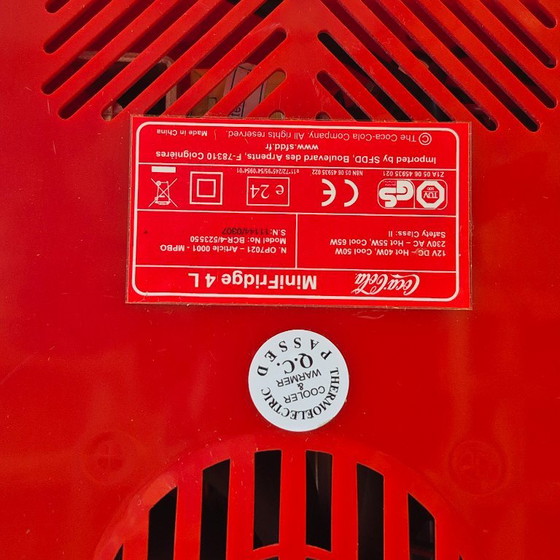 Coca-Cola « Ice Cold » 4-liter Mini-Fridge – Red and White Retro Design – Decorative Objects, Plastic (photo 14 of 14)