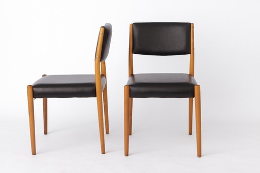 Paire de chaises vintage allemandes, années 1960-1970, en hêtre, revêtement en similicuir noir