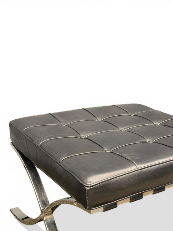 Image 1 of Ottoman Barcelona ORIGINAL Knoll - Design Ludwig Mies van der Rohe - Cuir Noir & Acier Chrome Poli Main