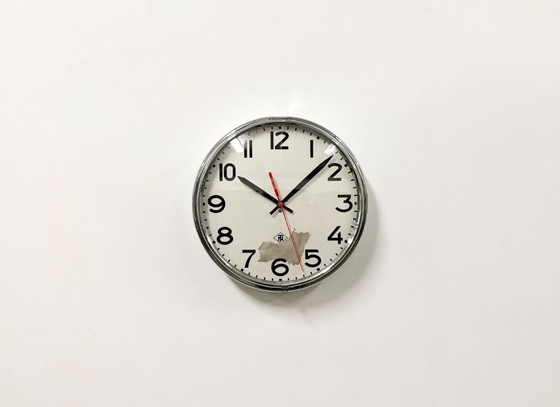 Reloj de pared industrial plateado de TN, años 60 – Relojes, Hierro, Vidrio (photo 2 of 17)