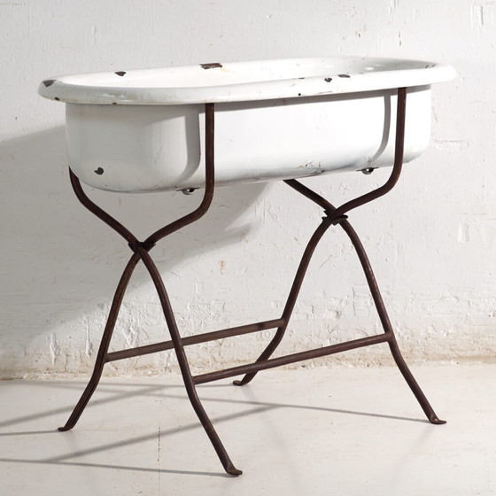 Baignoire ancienne en fer émaillé – Europe Centrale, circa 1950 #10 – Objets déco, Industrieel (photo 4 of 40)