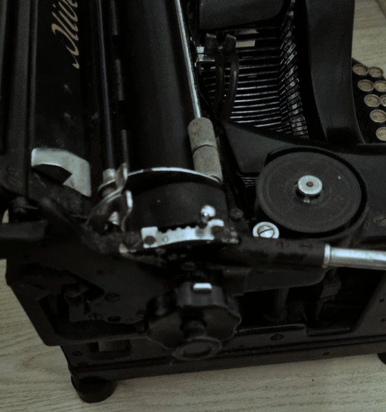 Image 1 of Olivetti M40 typewriter – Italian industrial design (Ivrea, ca. 1930)