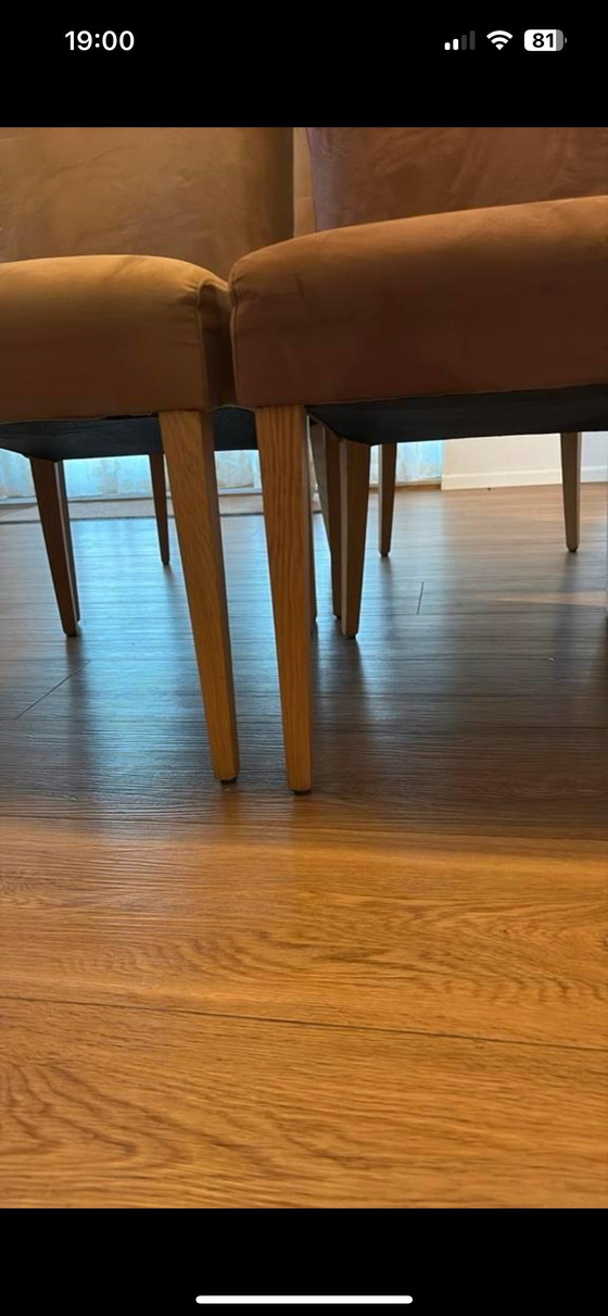 Image 1 of 6 suede eetkamerstoelen met tafel