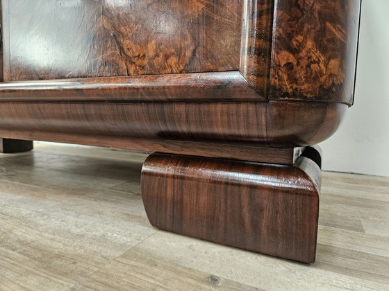 Image 1 of 1930s Art Deco Display Cabinet in Walnut and Walnut Root