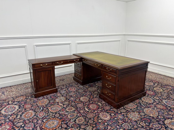 Original Globe Wernicke Corner Desk – Leather, Wood (photo 3 of 23)