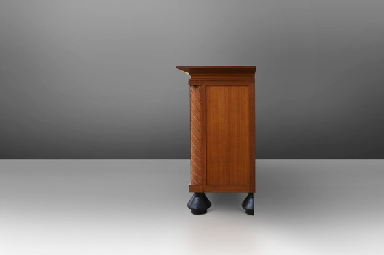 Image 1 of Art Deco brutalistisch Belgisch dressoir in massief eiken en messing details