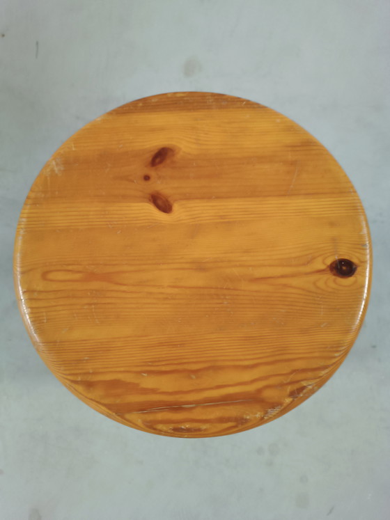 Image 1 of Sgabello vintage in legno massello di pino