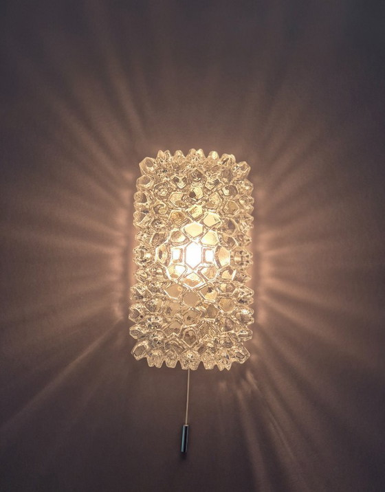 Image 1 of Glashütte Limburg wandarmatuur van ijsglas met trekschakelaar, vintage lamp uit 1960