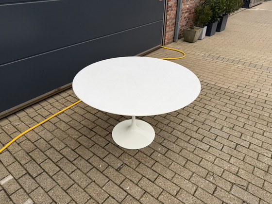 Image 1 of Original round Knoll Tulip dining table (120cm) white laminate Eero Saarinen