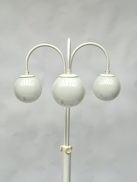 Image 1 of Grande lampe de table cascade en verre opalin – Design néerlandais des années 1970