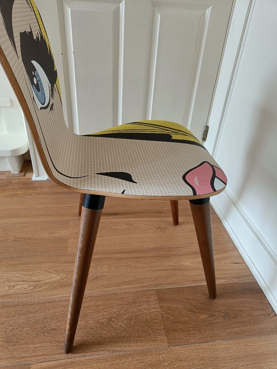 Image 1 of Chaise vintage des années 1960 recyclée, impression de bande dessinée rétro