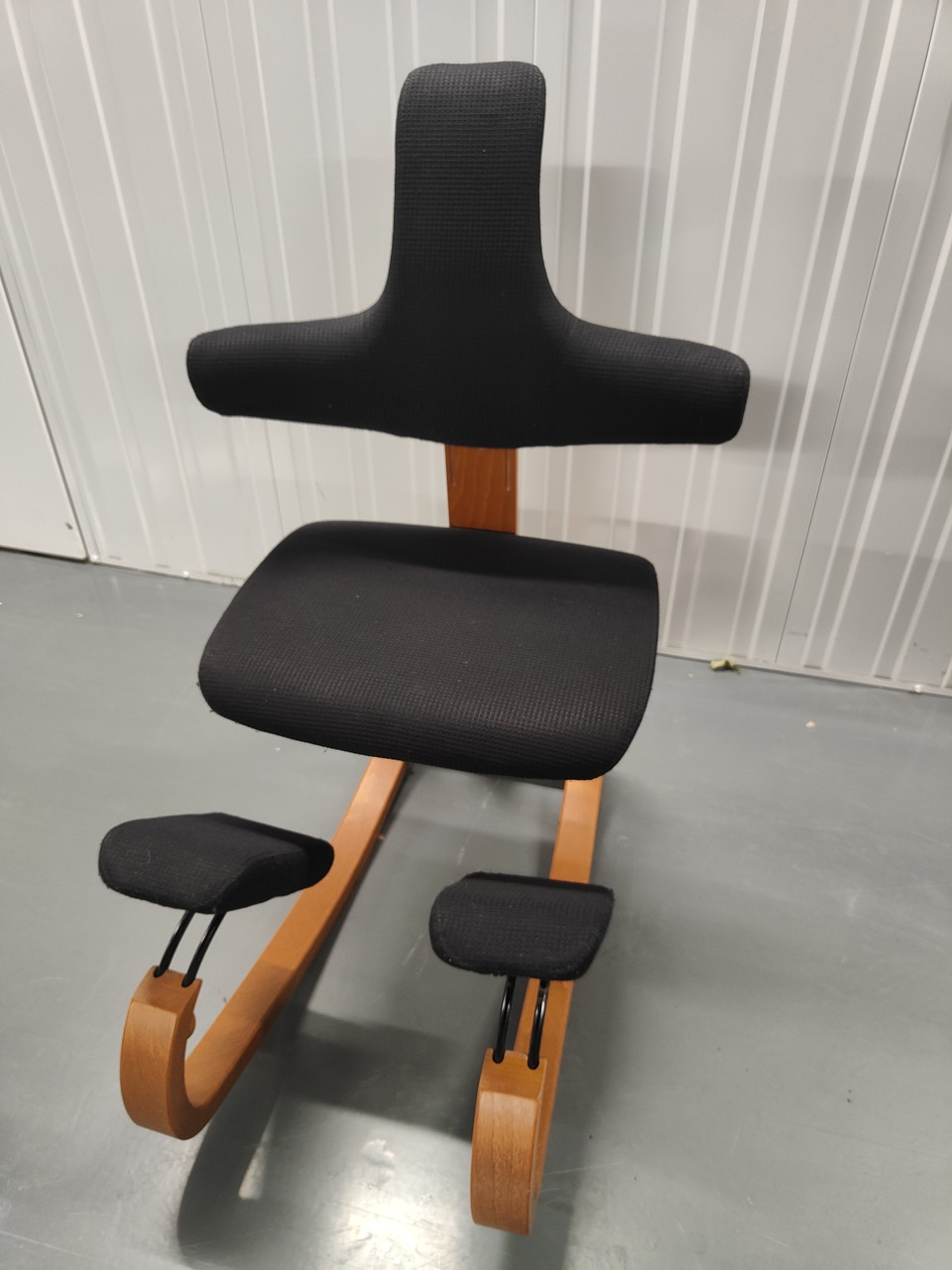 Stokke Varier Thatsit Black upholstery wooden frame