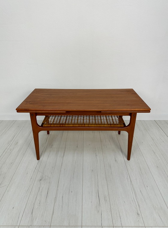 Image 1 of 1960s Vintage Danish Mid-Century Extendable Teak Coffee Table by Trioh Møbler