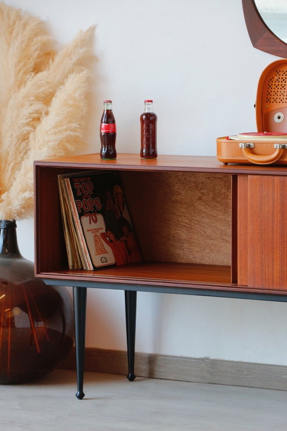 Image 1 of Mobiletto vintage in vinile con piano in teak (anni '60)