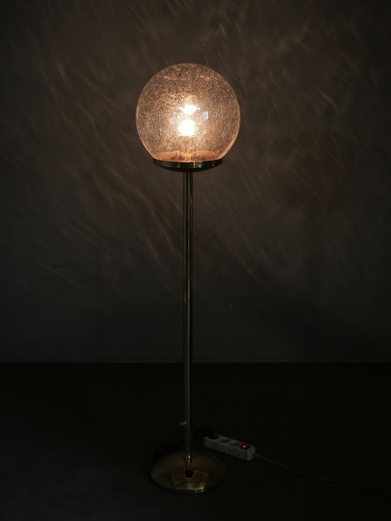 Lampadaire Space Age en Verre Bullé et Laiton, Tchécoslovaquie, Années 1970 – Brass (photo 12 of 12)