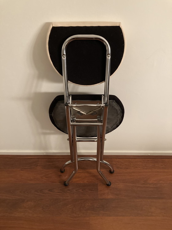 Image 1 of Una silla plegable posmoderna