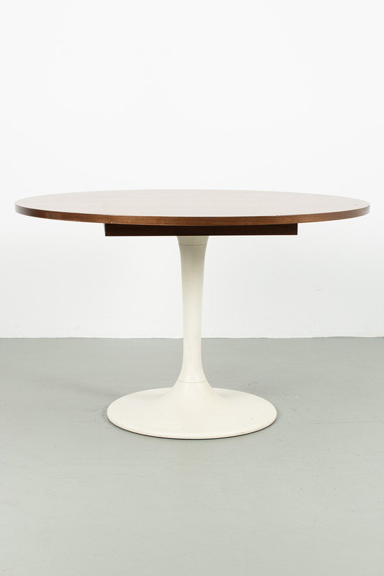 Image 1 of Tulpvoet tafel