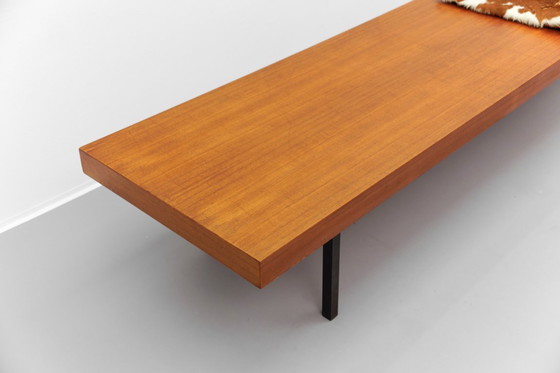 Image 1 of Banco de nogal de mediados de siglo con patas de metal, década de 1960