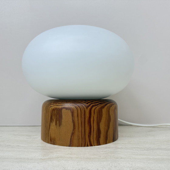 Image 1 of Lampe de table vintage en verre au lait avec base en bois par Bestform Freudenberg , 1970