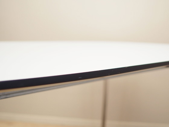 Image 1 of Tavolo bianco, design italiano, anni '90, produzione: Italia