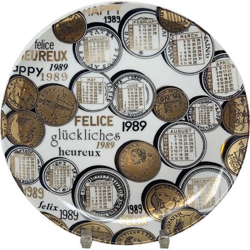 Assiette en porcelaine de Piero Fornasetti pour le calendrier de l'année 1989s