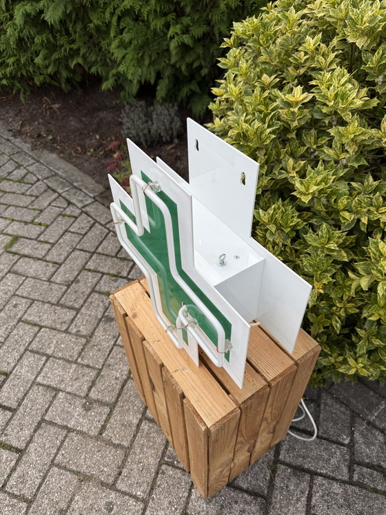Image 1 of Neon lichtbak groen kruis vintage apotheek