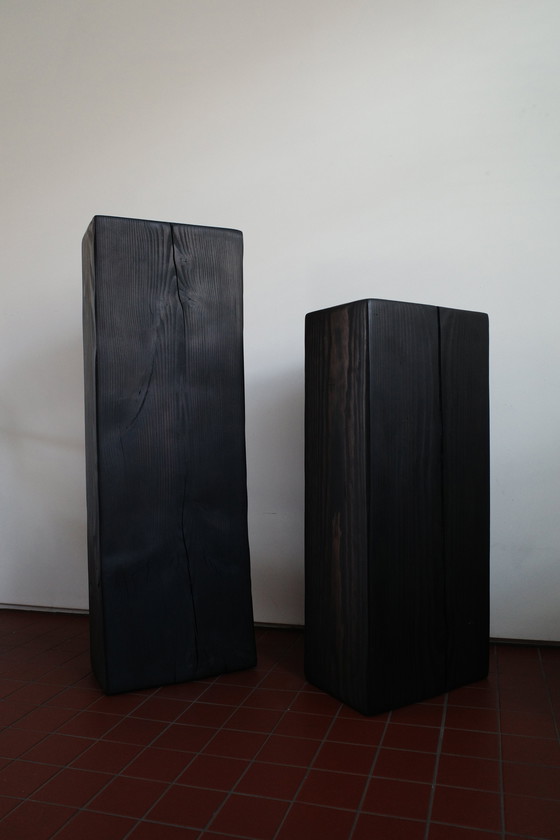 Image 1 of Zócalo de madera maciza ebonizada