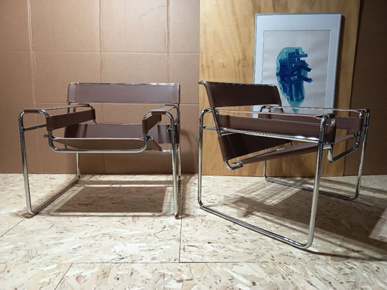 Image 1 of Poltrone Knoll Wassily B3 2 nuove/usate in pelle color noce di Marcel Breuer € 4.400