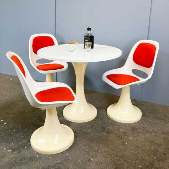 Image 1 of Juego de 3 sillas y mesa tulipán, plástico, años 70