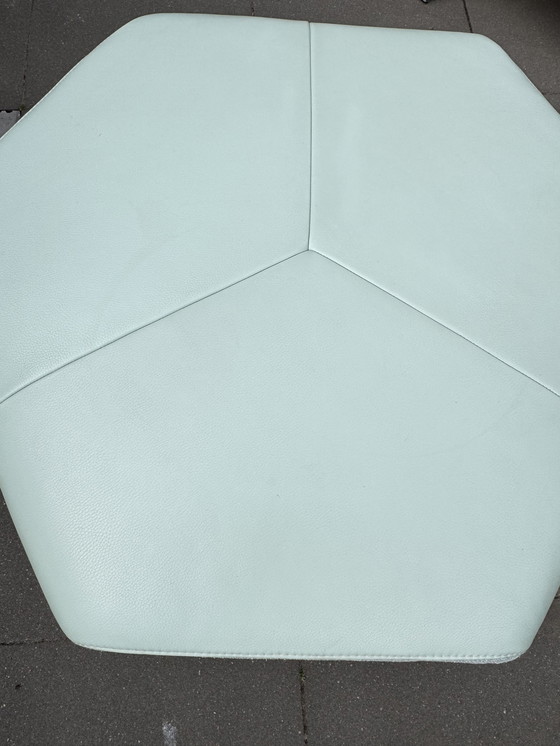 Image 1 of MONTEL hocker mint groen leer 98x40cm zeshoek