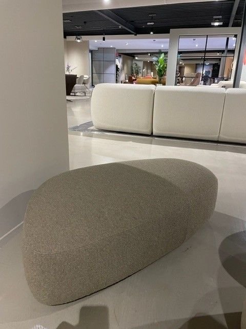 EYYE Kivi Rock Stone pouf