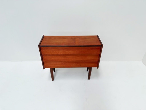 Cómoda danesa de teca de mediados de siglo, 1960