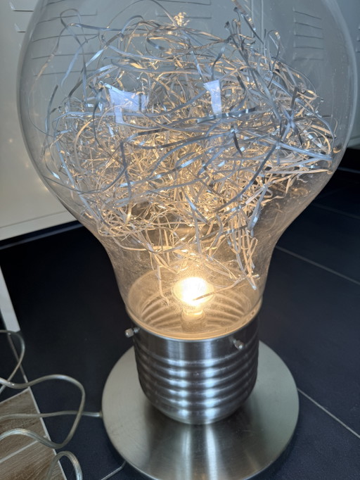 KARE Design 67990 – Giant Light Bulb Table Lamp – C. 2010 – tafellampen, Aluminium, Glass (photo 2 of 8)