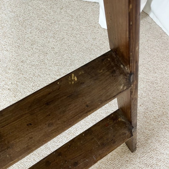 Große, patinierte Malerleiter aus Holz, 20. Jahrhundert. – Dekorative Objekte, Wood (photo 11 of 12)