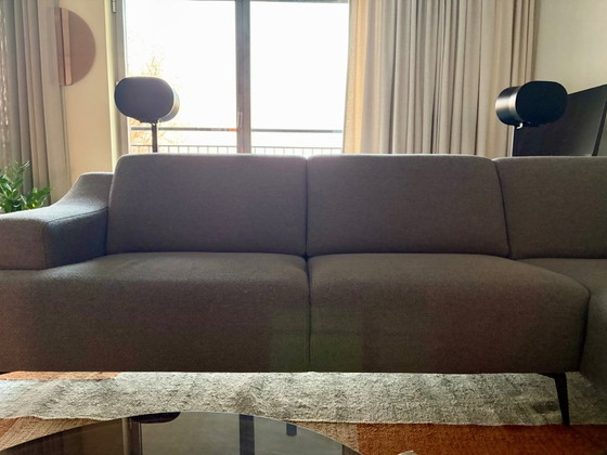 Image 1 of Sofá esquinero Montel Turner - Gris oscuro - 255 x 210 - Mayo de 2023