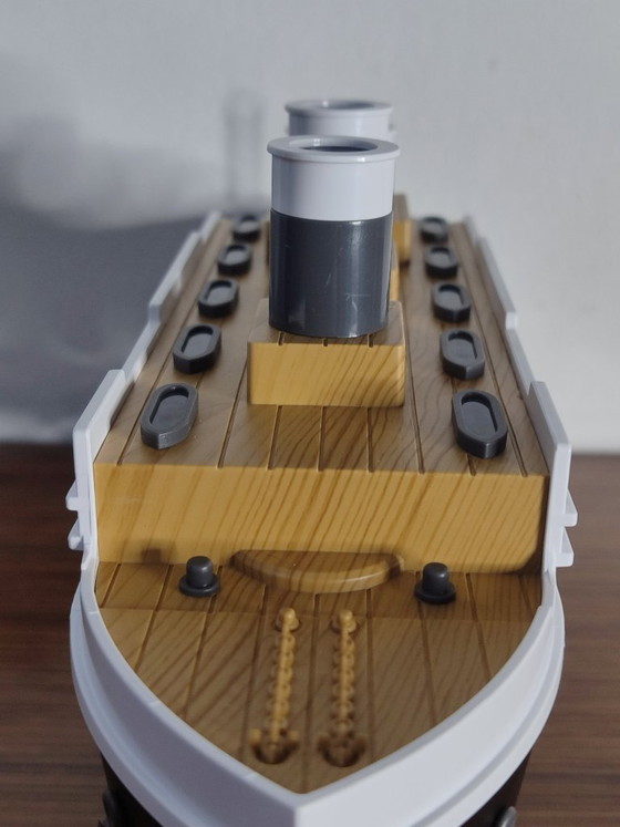 Image 1 of Luftbefeuchter/Lufterfrischer in Form des Schiffs Titanic, 30 cm