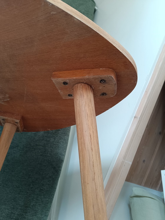 Image 1 of Mesa auxiliar triangular