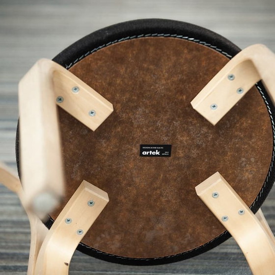 Image 1 of Silla de comedor apilable Artek 68