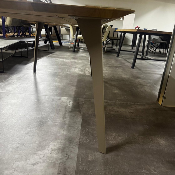 Image 1 of V2009 - 3