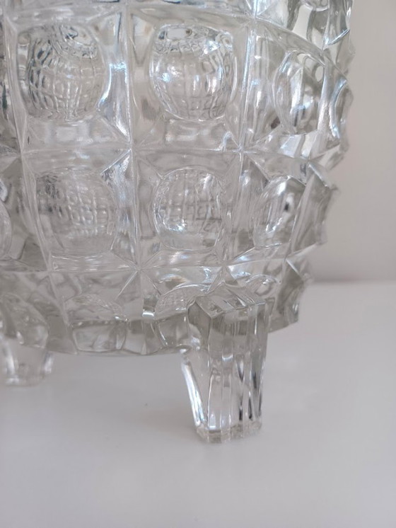 Image 1 of Art Deco Libochovice koekjespot. Gemerkt.  Vintage Czechoslovakisch geperst glas. 23cm