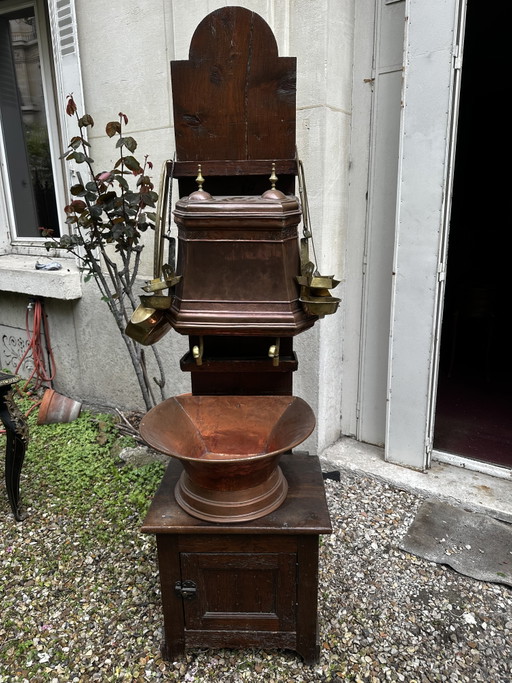Large French Copper and Brass Wall-Mounted Kitchen Fountain with Basin, Early 19th Century