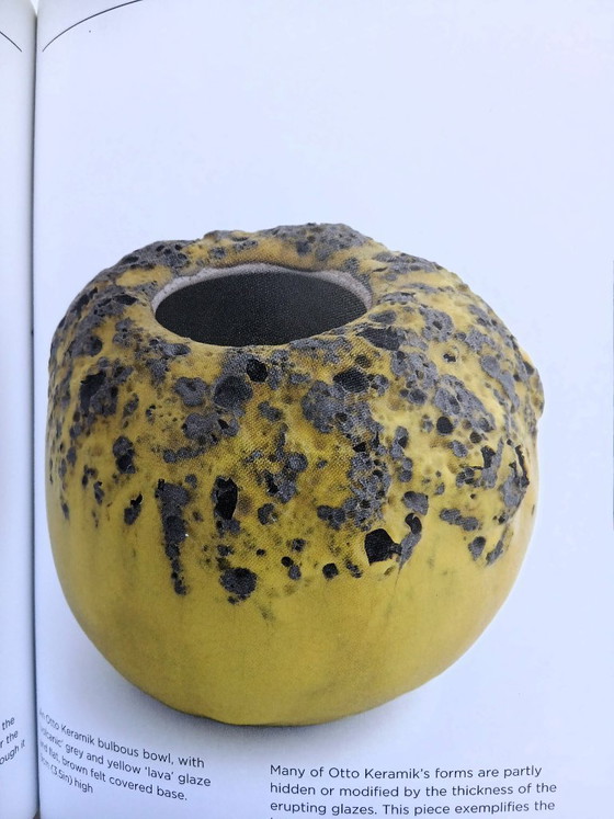 (W041) Lava grasa – Cerámica de Alemania Occidental de los años 60 y 70 | Mark Hill (Obra estándar) (photo 8 of 8)