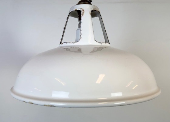 Image 1 of Industriële witte geëmailleerde fabriekshanglamp van Thorlux, jaren 60