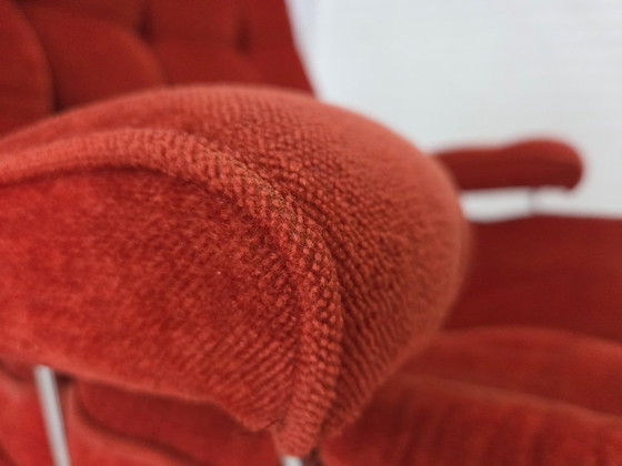 Image 1 of Fauteuil pivotant suédois des années 1970, de la marque Ulferts Sweden, en velours.