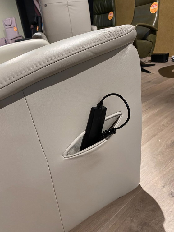 Image 1 of Relaxfauteuil Hukla Large 2 motorig met sta-op functie