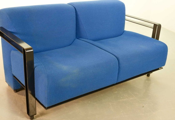 Image 1 of Artifort 2-Sitzer-Sofa im kubistischen Stil der Mitte des 20. Jahrhunderts mit Stahlrahmen und blauem Stoffbezug