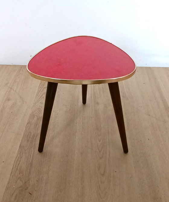 Image 1 of Vijftiger jaren bijzettafel met rood sparkle bovenblad