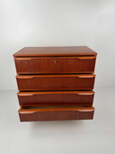 Cassettiera danese d'epoca: elegante design in teak della metà del XX secolo