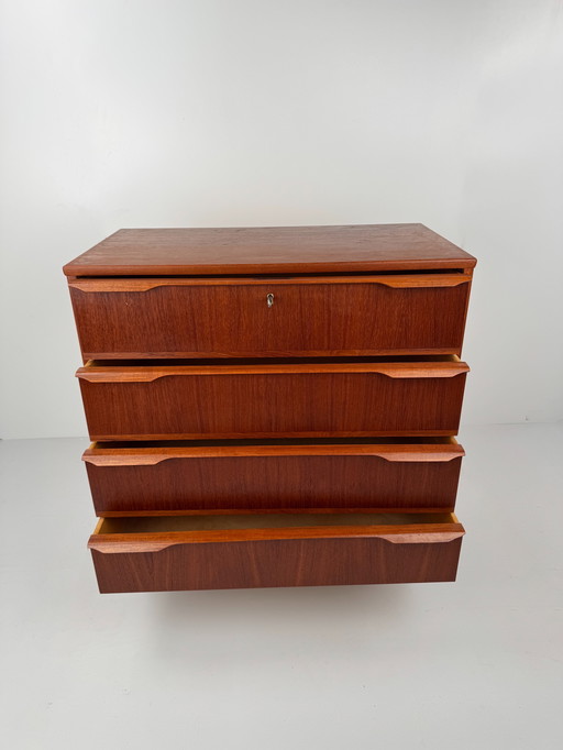 Vintage Deense ladekast – Elegant teakhouten design uit het midden van de 20e eeuw