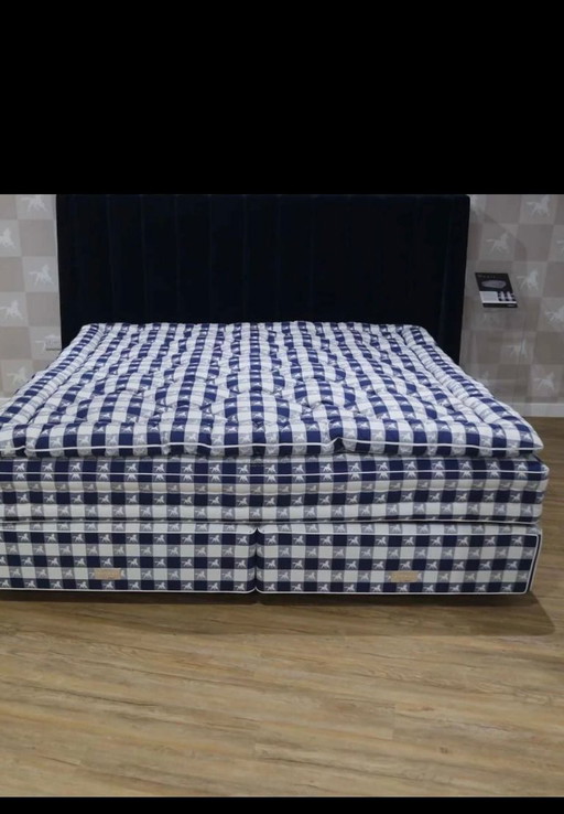 Luxe Hästens-bed – Uitzonderlijke staat (winkelprijs € 100.000+)
